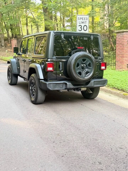 2023 Jeep JL Wrangler - Image 5 of 14