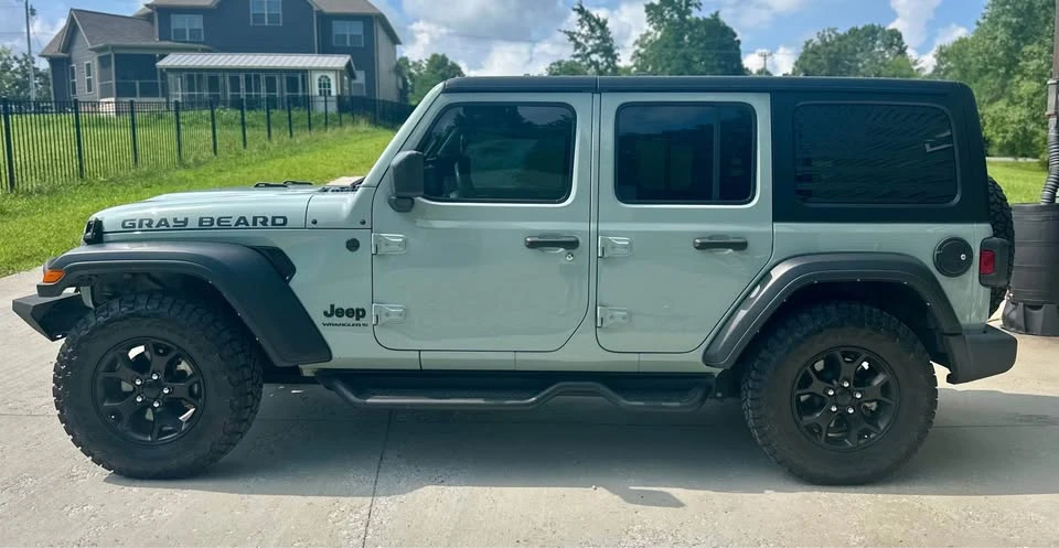 2023 Jeep JL Wrangler - Image 3 of 7