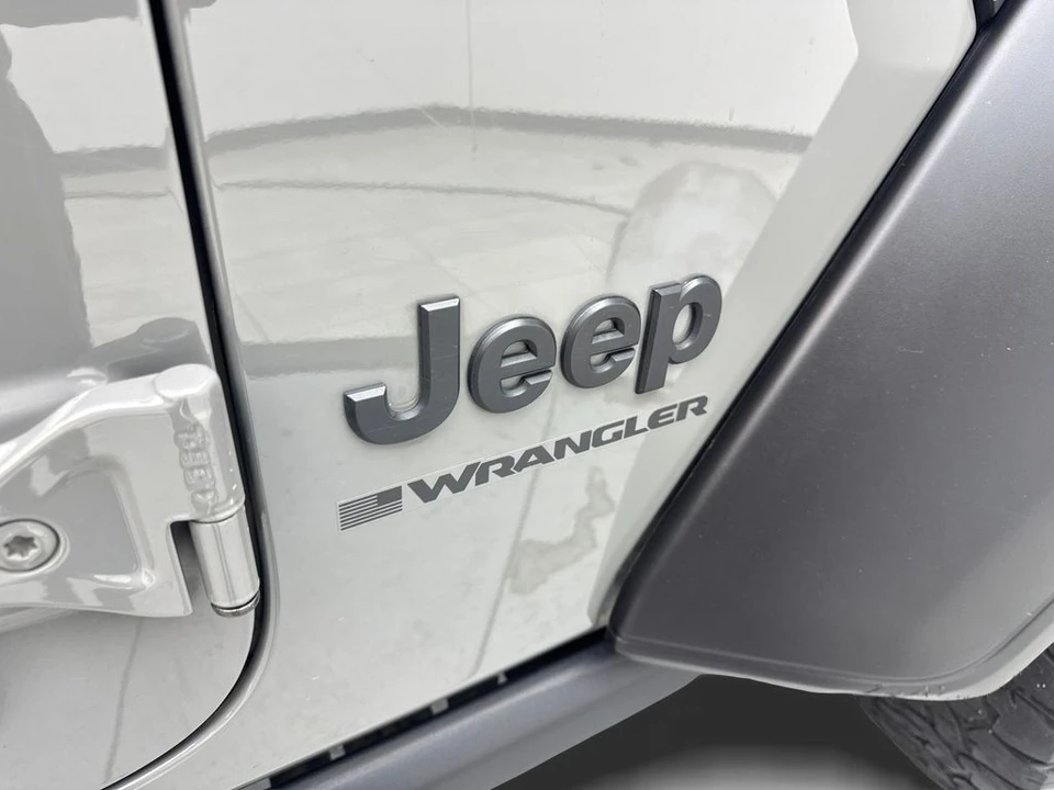 2023 Jeep JL Wrangler - Image 24 of 31