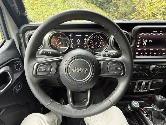 2023 Jeep JL Wrangler - Image 19 of 21