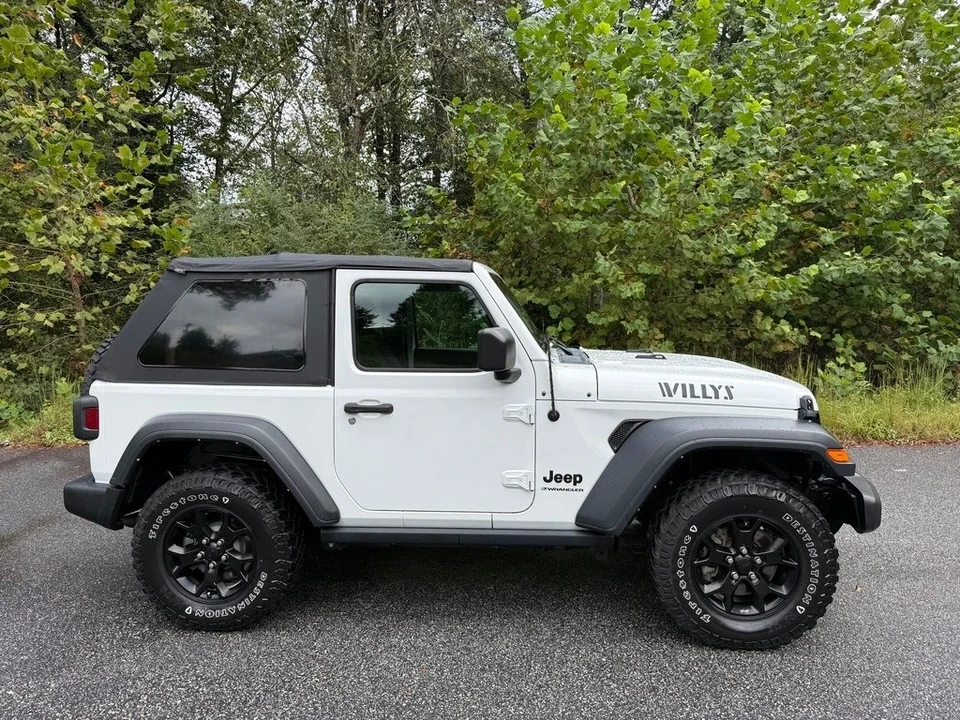 2023 Jeep JL Wrangler - Image 5 of 21
