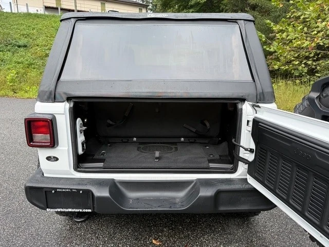 2023 Jeep JL Wrangler - Image 15 of 21