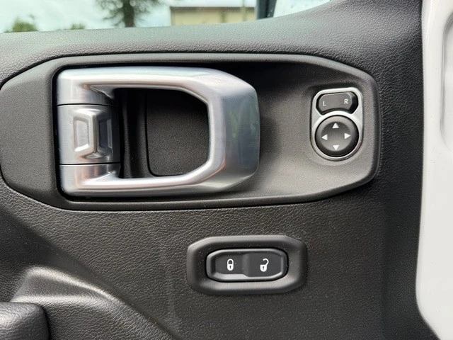 2023 Jeep JL Wrangler - Image 11 of 12