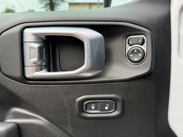2023 Jeep JL Wrangler - Image 11 of 12
