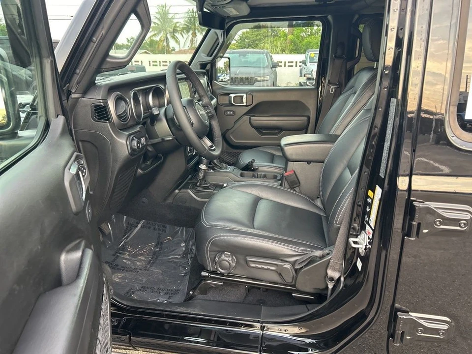 2023 Jeep JL Wrangler - Image 10 of 12