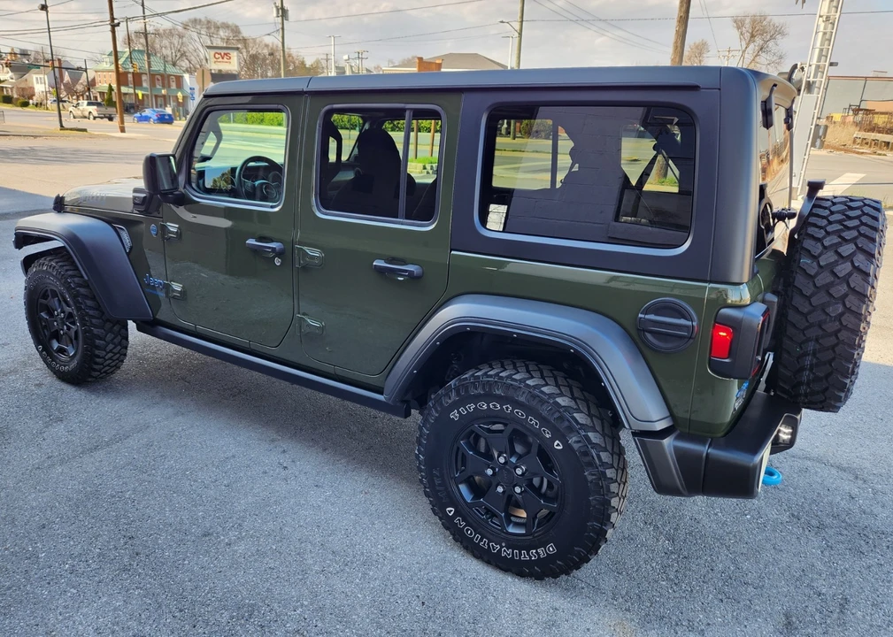 2023 Jeep JL Wrangler - Image 10 of 24