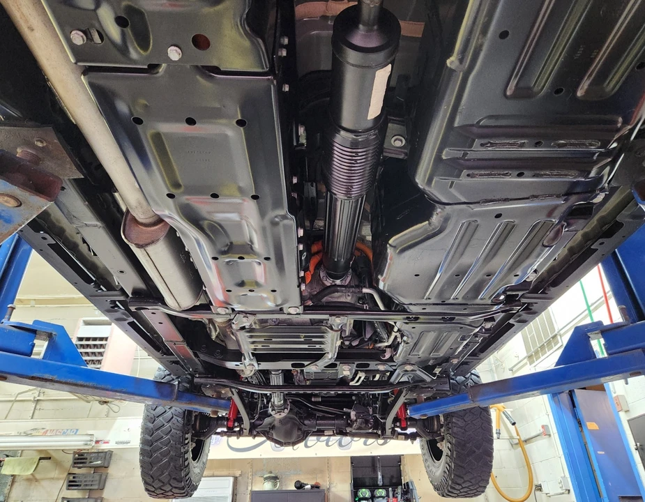 2023 Jeep JL Wrangler - Image 15 of 24