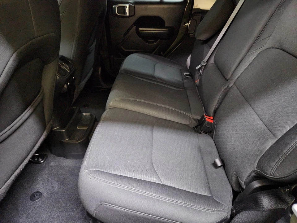 2023 Jeep JL Wrangler - Image 20 of 24