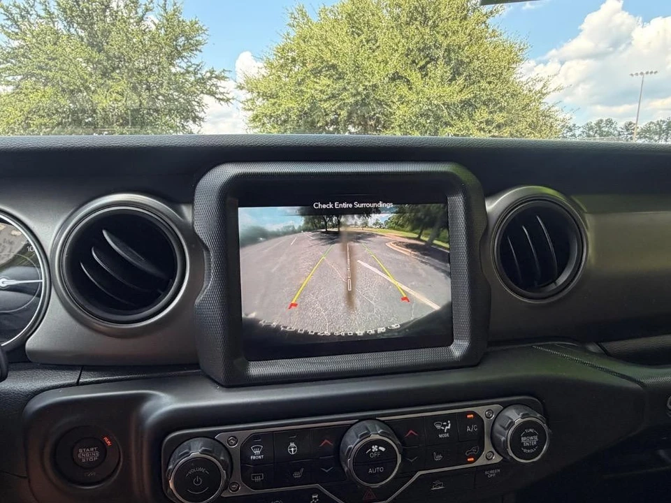 2023 Jeep JL Wrangler - Image 18 of 31