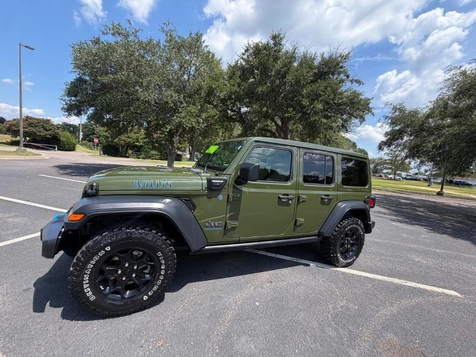 2023 Jeep JL Wrangler - Image 2 of 31
