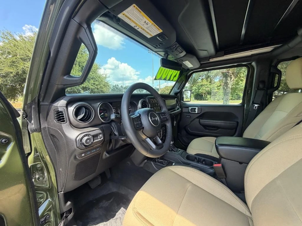 2023 Jeep JL Wrangler - Image 11 of 31