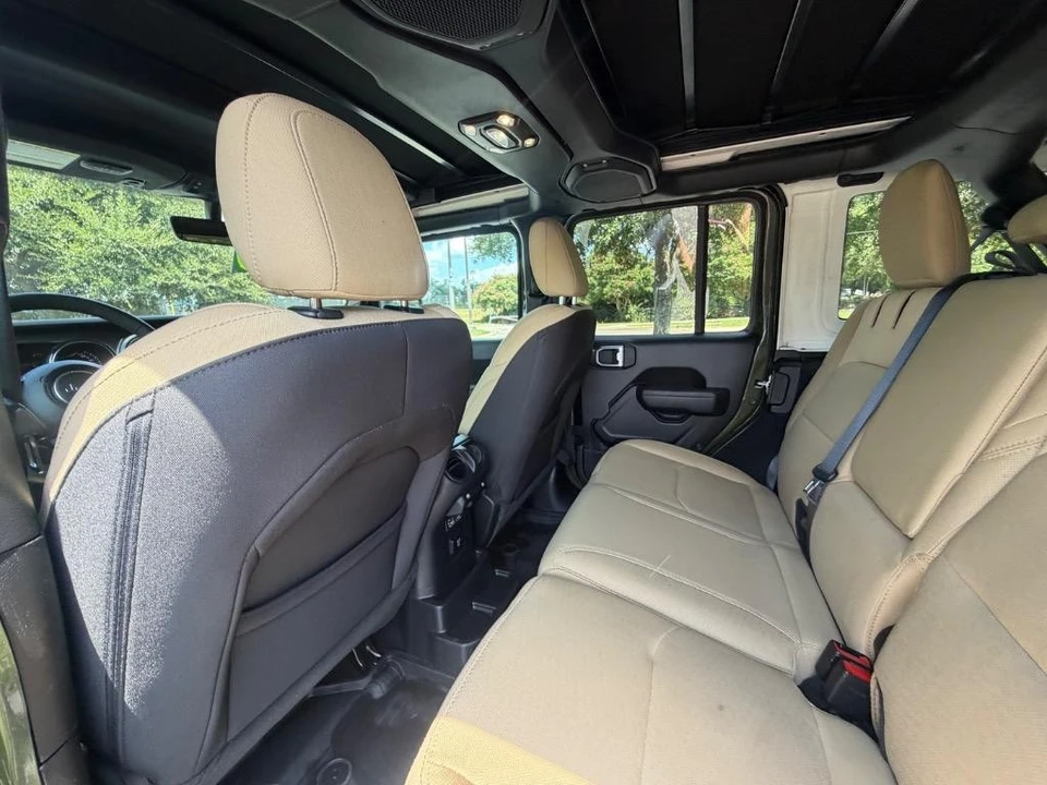 2023 Jeep JL Wrangler - Image 30 of 31