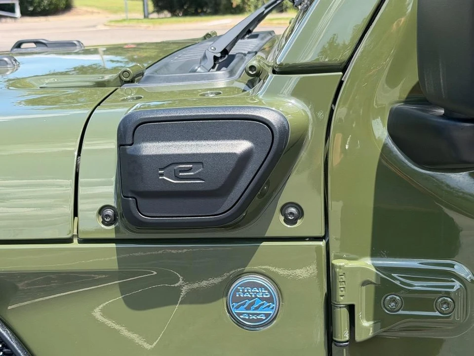 2023 Jeep JL Wrangler - Image 6 of 31