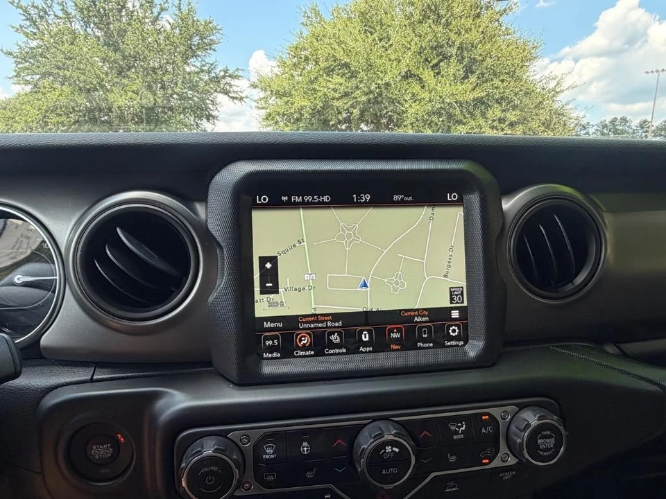 2023 Jeep JL Wrangler - Image 19 of 31