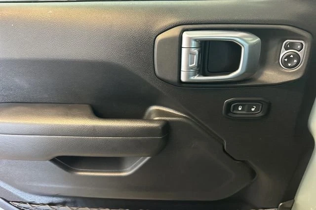 2023 Jeep JL Wrangler - Image 13 of 20