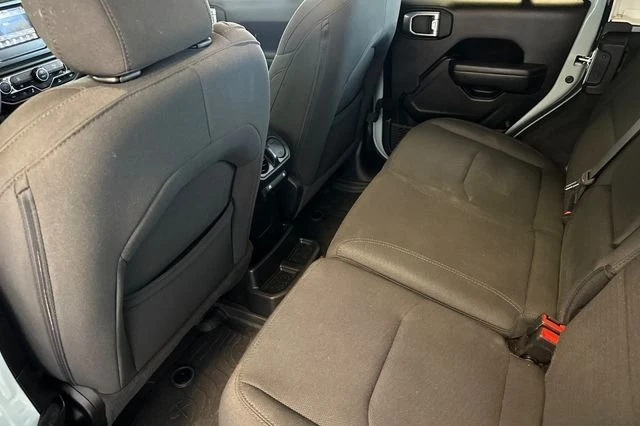 2023 Jeep JL Wrangler - Image 15 of 20