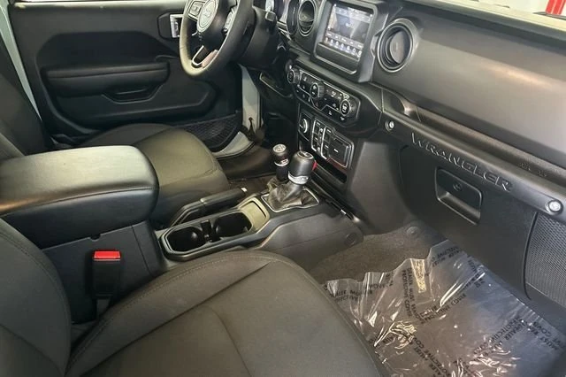 2023 Jeep JL Wrangler - Image 19 of 20
