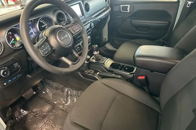 2023 Jeep JL Wrangler - Image 12 of 20