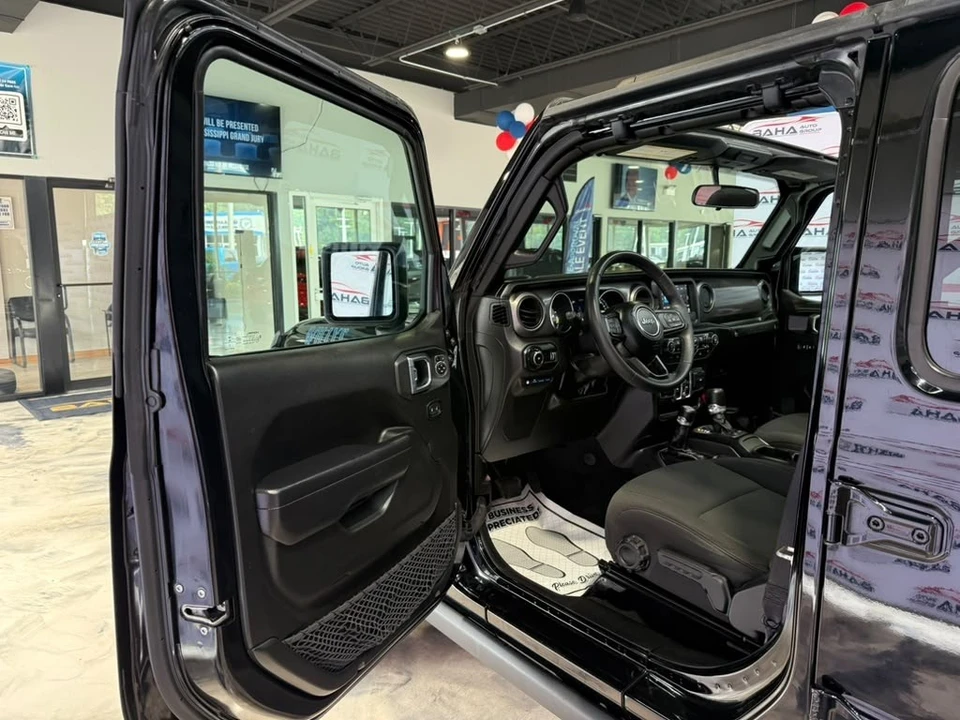 2023 Jeep JL Wrangler - Image 28 of 31