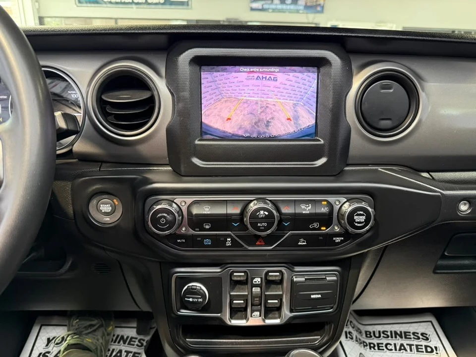 2023 Jeep JL Wrangler - Image 19 of 31