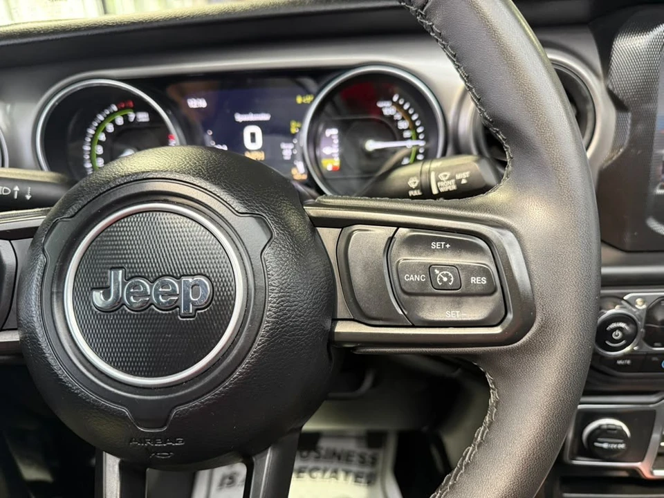 2023 Jeep JL Wrangler - Image 14 of 31