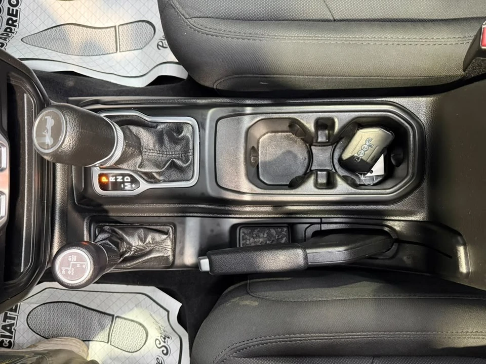 2023 Jeep JL Wrangler - Image 20 of 31