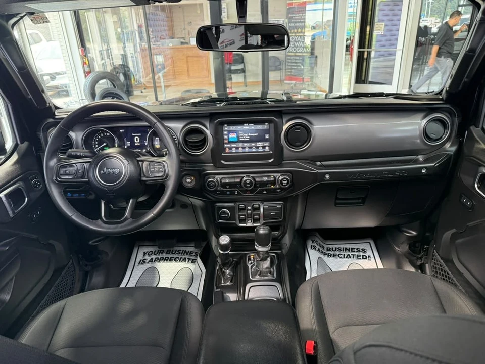 2023 Jeep JL Wrangler - Image 25 of 31