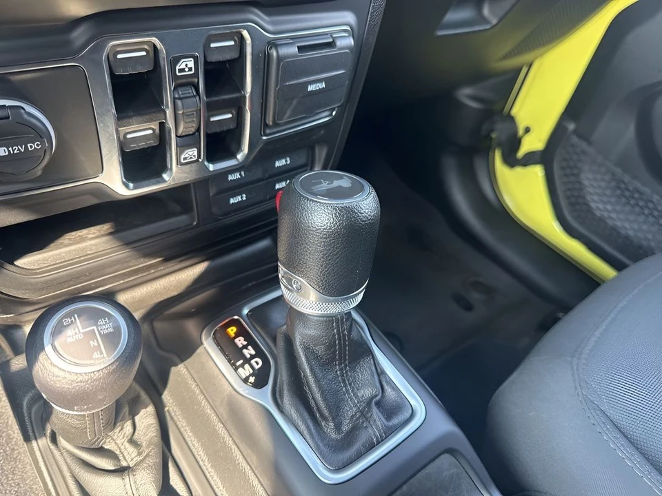 2023 Jeep JL Wrangler - Image 16 of 21