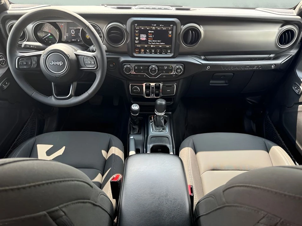 2023 Jeep JL Wrangler - Image 12 of 31