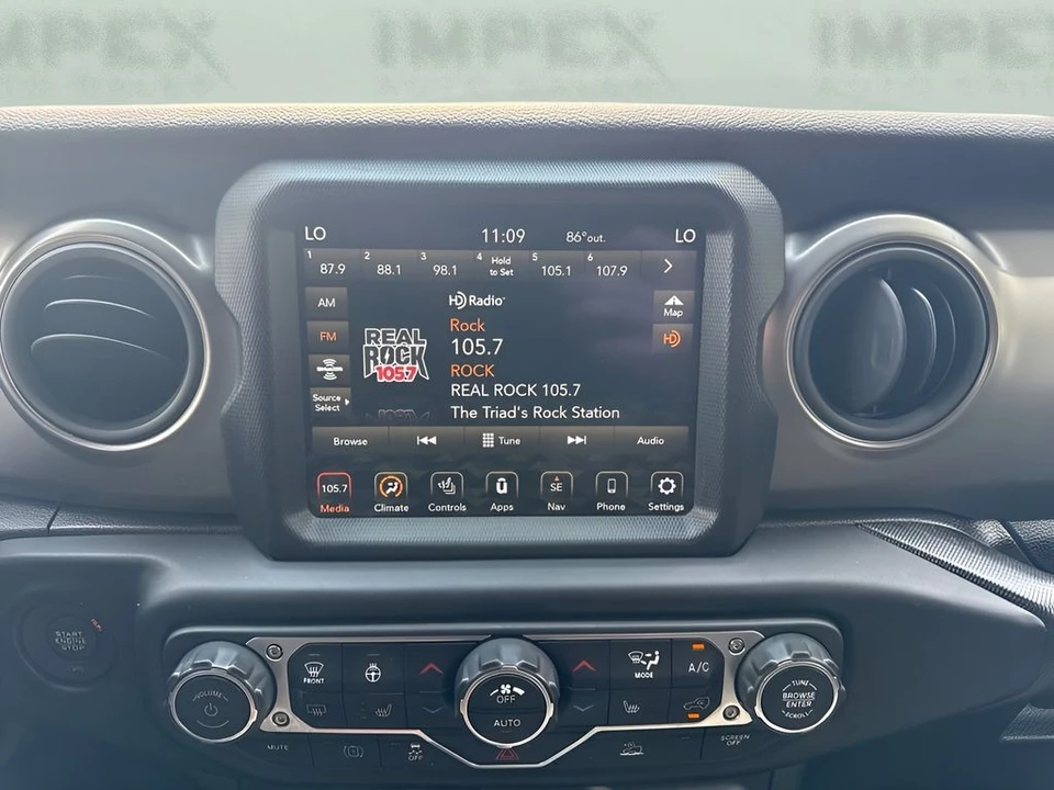 2023 Jeep JL Wrangler - Image 17 of 31