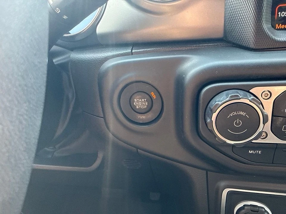 2023 Jeep JL Wrangler - Image 21 of 31