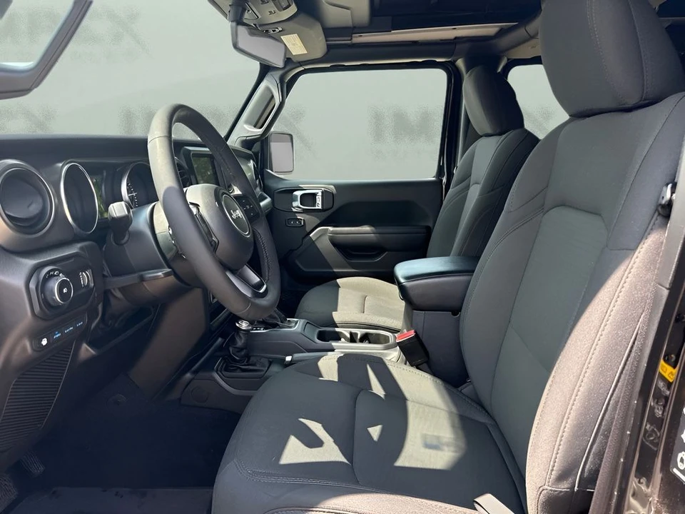 2023 Jeep JL Wrangler - Image 9 of 31