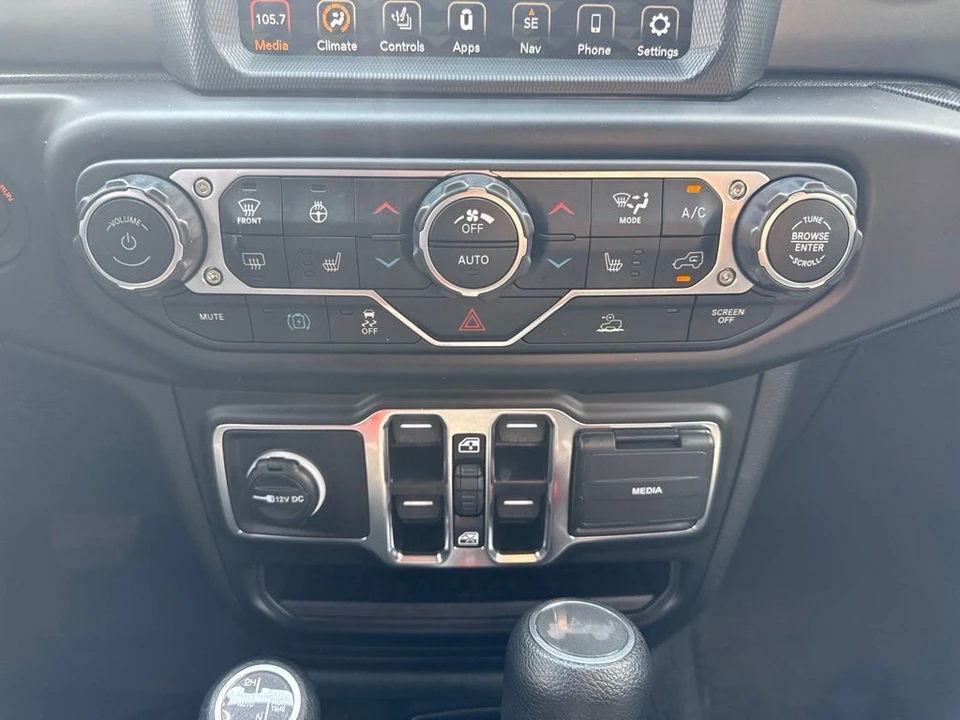 2023 Jeep JL Wrangler - Image 18 of 31