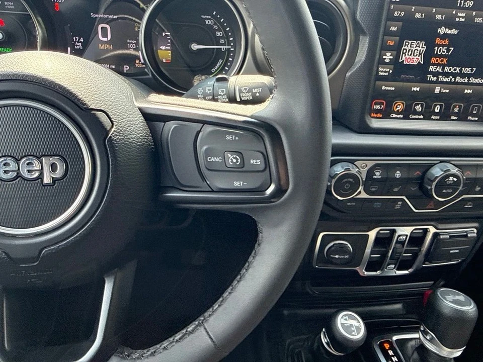 2023 Jeep JL Wrangler - Image 15 of 31