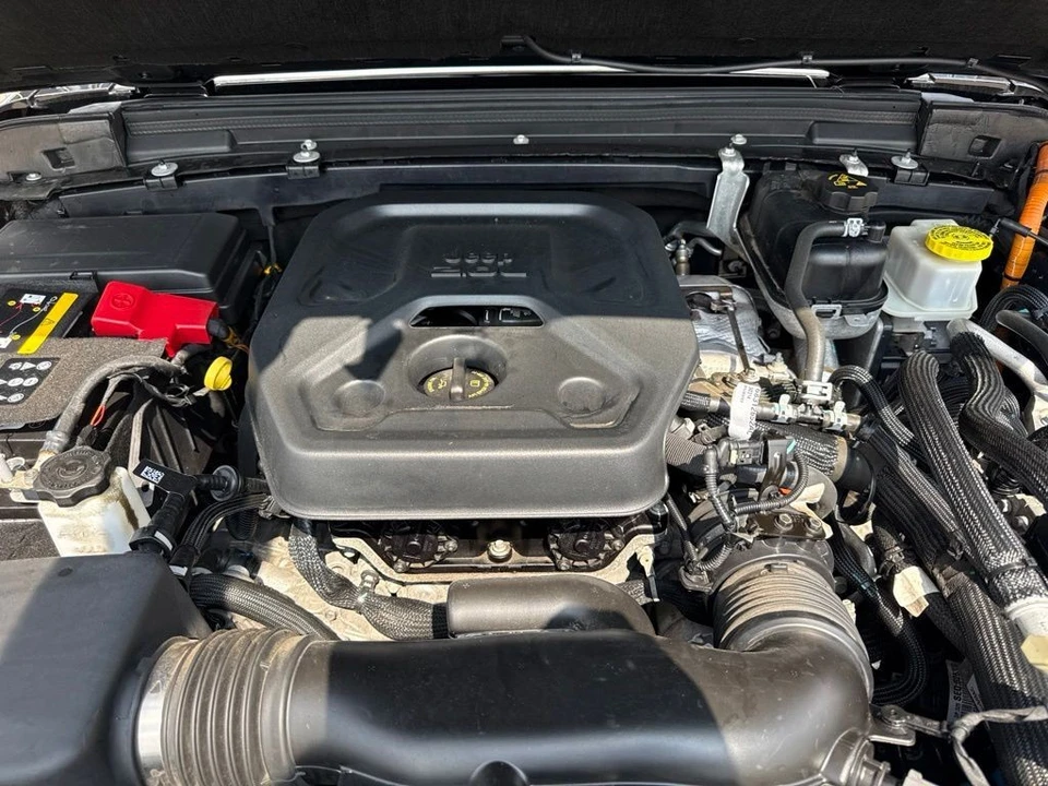2023 Jeep JL Wrangler - Image 29 of 31