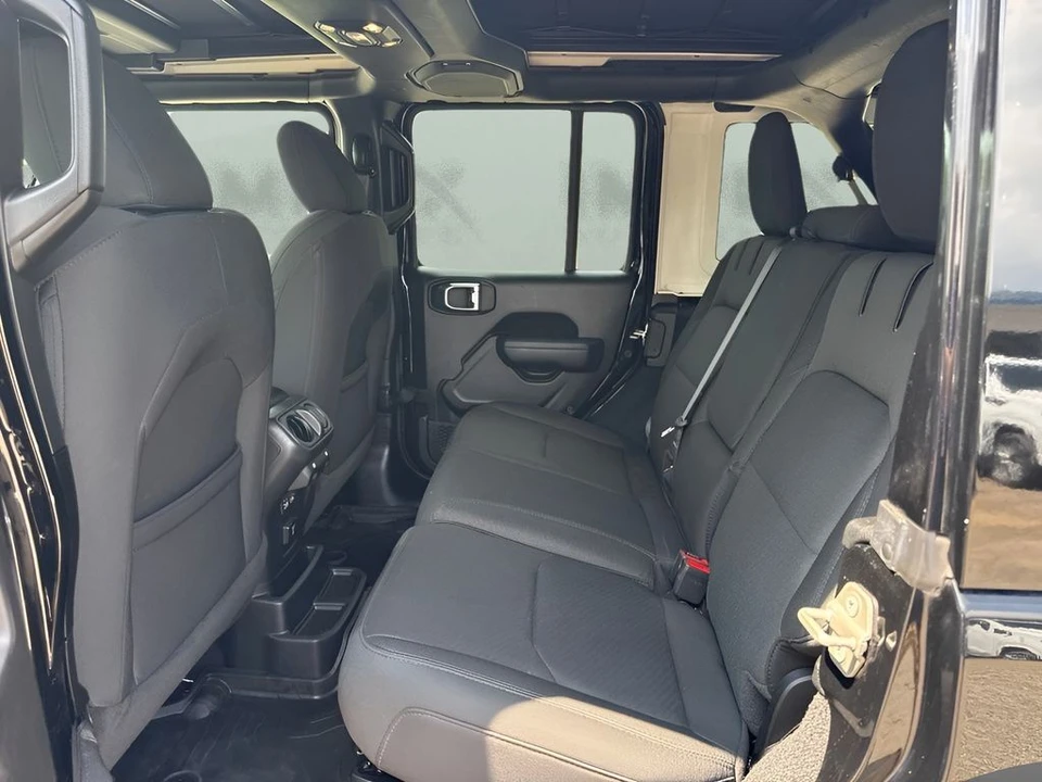2023 Jeep JL Wrangler - Image 10 of 31
