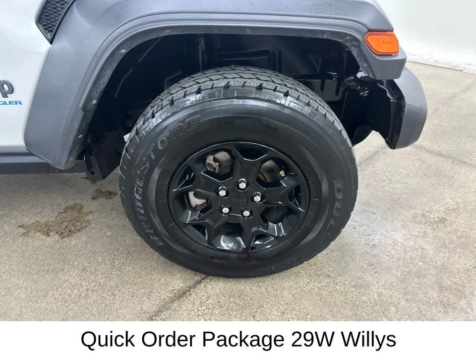 2023 Jeep JL Wrangler - Image 17 of 31