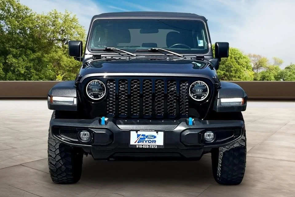 2023 Jeep JL Wrangler - Image 3 of 11