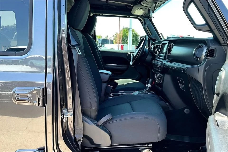 2023 Jeep JL Wrangler - Image 7 of 11