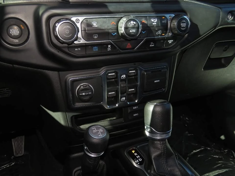 2023 Jeep JL Wrangler - Image 9 of 12