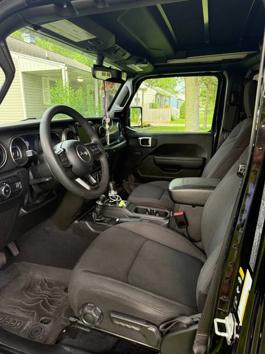 2023 Jeep JL Wrangler - Image 4 of 9