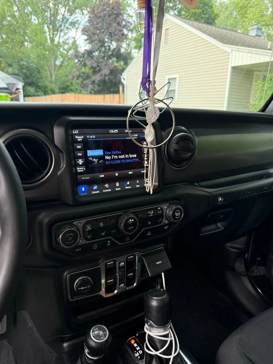 2023 Jeep JL Wrangler - Image 6 of 9
