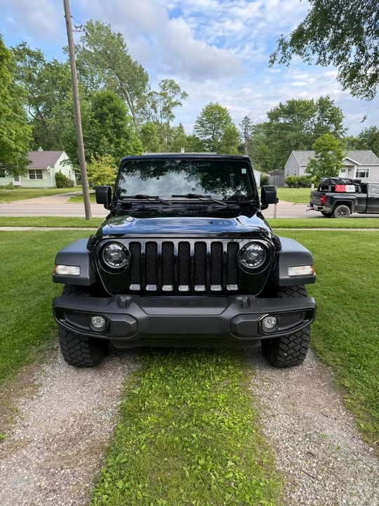 2023 Jeep JL Wrangler - Image 2 of 9
