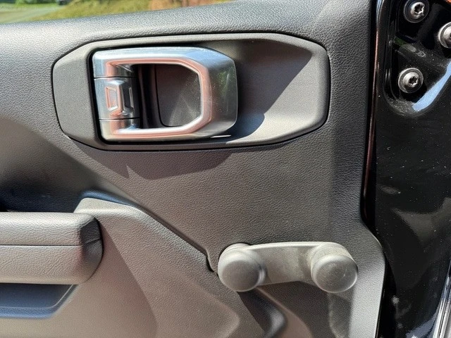 2023 Jeep JL Wrangler - Image 11 of 26