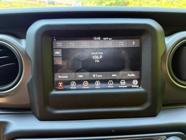 2023 Jeep JL Wrangler - Image 19 of 26