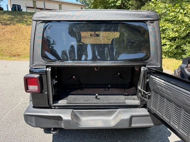 2023 Jeep JL Wrangler - Image 14 of 26