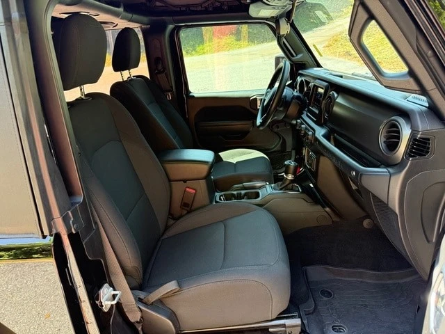 2023 Jeep JL Wrangler - Image 16 of 26