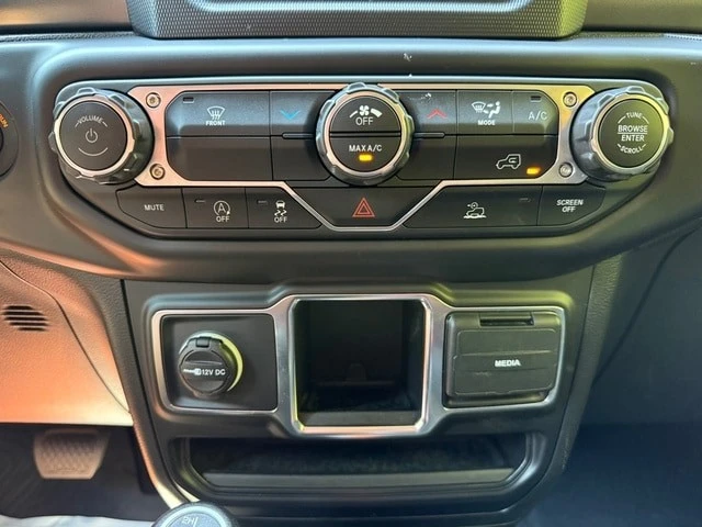 2023 Jeep JL Wrangler - Image 21 of 26