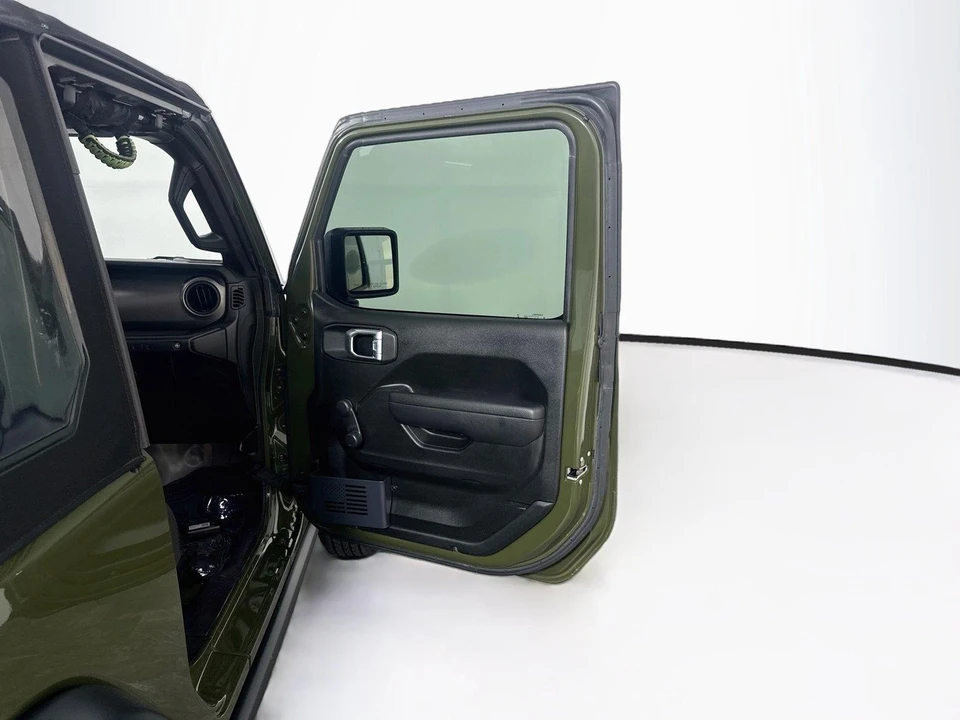 2023 Jeep JL Wrangler - Image 24 of 31