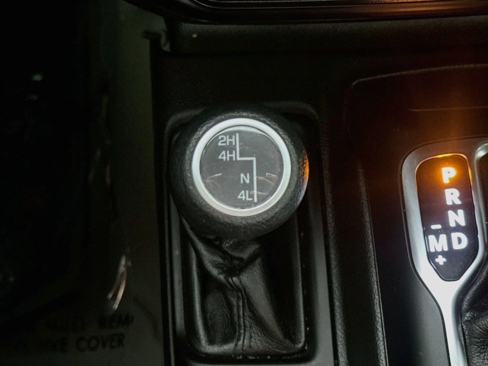 2023 Jeep JL Wrangler - Image 18 of 31